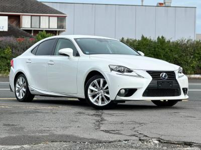 2013 Lexus IS 300h