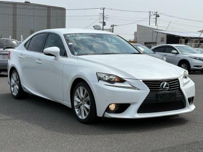 2013 Lexus IS 300h