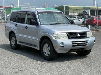 2005 Mitsubishi Pajero